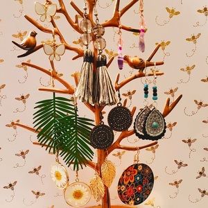 Tree tree!!! Beautiful Earrings